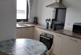 appartement Dax allows 18 year olds to book a room