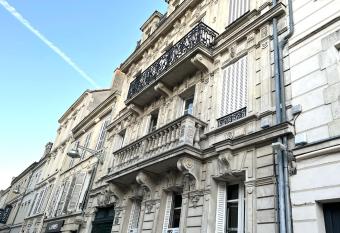 l H  tel des Ventes Reims Chativesle allows 18 year olds to book a room