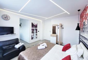 Cozy Apartment in Pristina allows 18 year olds to book a room