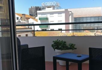 Casa da Av   Lu  sa has Balcony rooms
