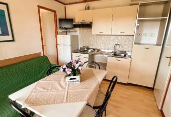 Agricamping Corte Pianton allows 18 year olds to book a room