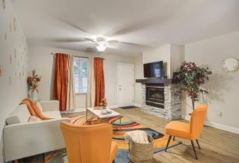 Elegant 2-Bedroom Condo with F/P has Balcony rooms