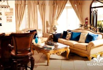 Casa de Palencia-Luxury By The Beach-Silver Sand Estate -Entire Villa has Balcony rooms