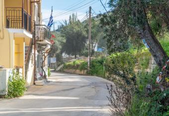 La pazzeli Groundfloor has Balcony rooms