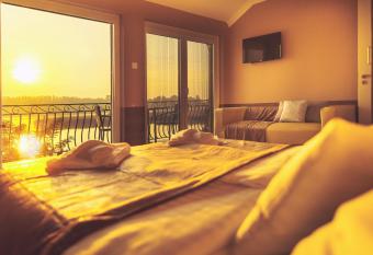 M  rtoni Villa has Balcony rooms