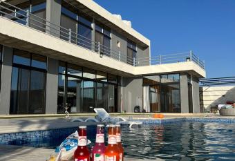 The Legend Villa                           has Balcony rooms