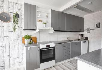 Devika House has Balcony rooms