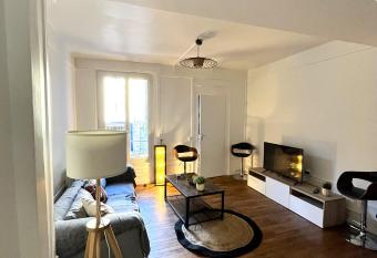 Colbert - H  tel de Ville - Forum - Boulingrin allows 18 year olds to book a room