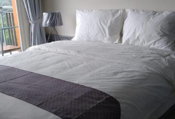 Galeri Ciumbuleuit Apartment 3 by Gezonder has Balcony rooms