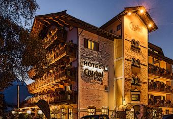 Hotel Crystal - KitzHorn Suites has Balcony rooms