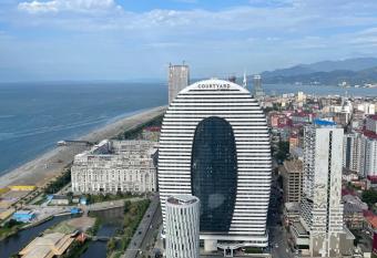 ORBICITY SEA VIEW allows 18 year olds to book a room