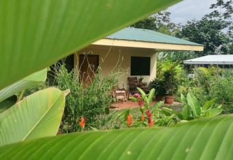 Granja Agua Azul.A/C WiFi,2 Camas, Rio, jardines. has Balcony rooms