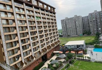 Weekend Address By Jeel Elite Inn has Balcony rooms