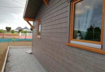 le chalet allows 18 year olds to book a room