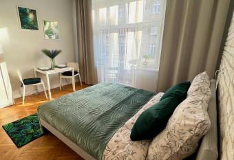 Verde Apartment - Katowice, Centrum allows 18 year olds to book a room