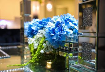 Dre's Home 1 bedroom luxury Morden Apartment has Balcony rooms