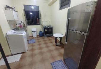 Apartamento na zona centro sul has Smoking rooms