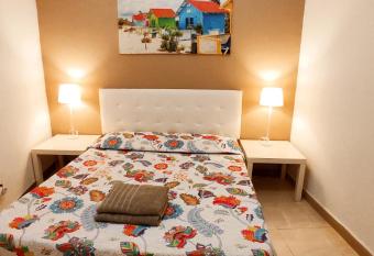 Casa TINGUARO allows 18 year olds to book a room