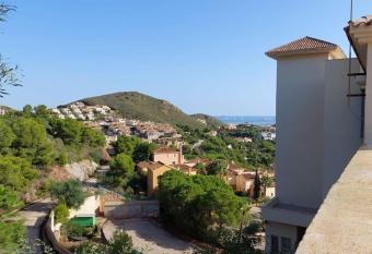 Lovely two bedroom golf course has Balcony rooms