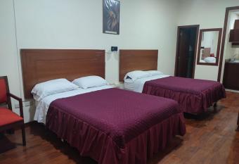 alojamiento centrico allows 18 year olds to book a room