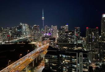 Penthouse with Stunning views has rooms with a private hot tub