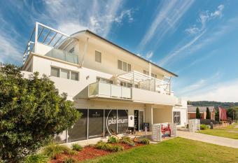 Warners Bay Apartments allows 18 year olds to book a room