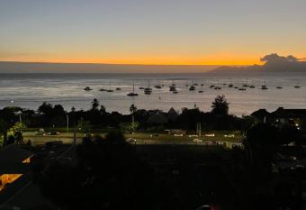 Le Studio du Lotus allows 18 year olds to book a room