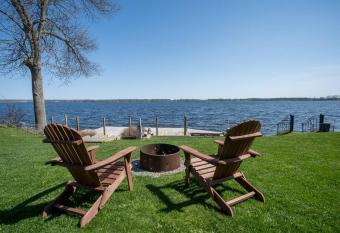 Grand Oasis Napanee has Balcony rooms