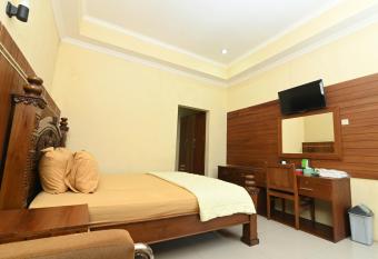 MCM HOTEL WISATA BOJONEGORO has Balcony rooms