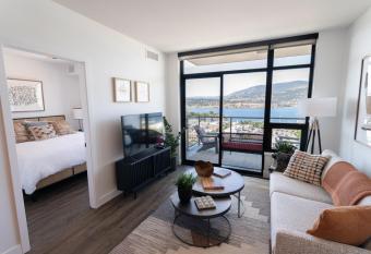 View 21- 2 bd/1 ba downtown, lake view, near beach has Balcony rooms