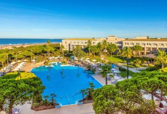 Valentin Sancti Petri allows 18 year olds to book a room