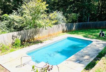 Cheerful 3 Bedroom Villa with swimming pool has Balcony rooms