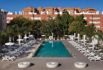 Melia Lebreros allows 18 year olds to book a room