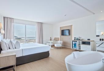 Melia Sitges allows 18 year olds to book a room