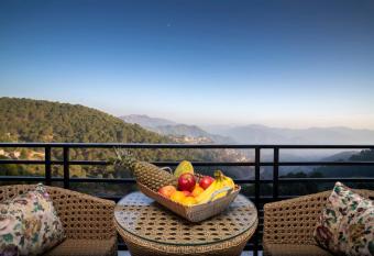 The Wild Woods Villa has Smoking/Balcony rooms