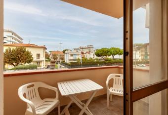 Residence Caravel has Smoking/Balcony rooms