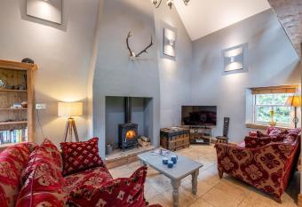 Waterside Cottage allows 18 year olds to book a room