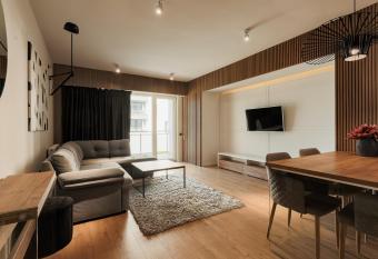 Nest Inn Stiletto Apartment allows 18 year olds to book a room