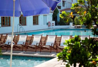 Hotel Alcadima allows 18 year olds to book a room