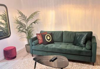 Villemomble18 Luxueux Tram Disney Paris has Balcony rooms