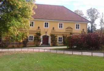 Schloss Jetzendorf, Verwalterhaus has Balcony rooms