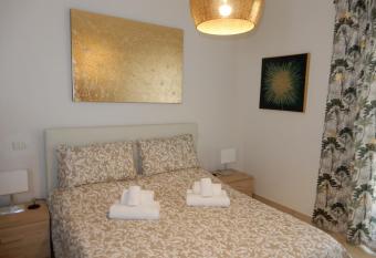 Caserta Royale Family has Balcony rooms