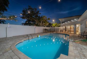 Updated Pool Home 1 Mile From Beach! has Balcony rooms