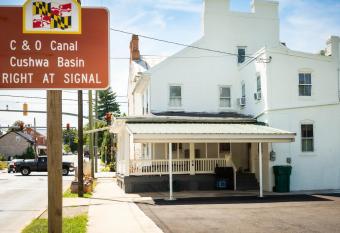 Lovely Historic Williamsport Home ArtizanSt RmC has Balcony rooms