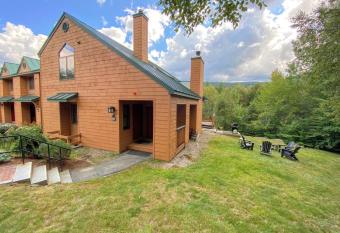 MWP59 Mount Wash Place Townhome fireplace large deck yard has Balcony rooms