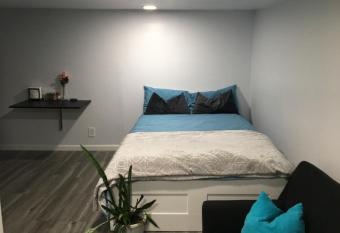 Home Select has Balcony rooms