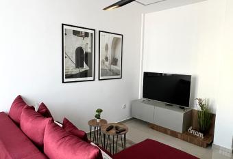 Must Apartment allows 18 year olds to book a room