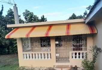 New Haven 2-bedroom Hideaway. has Balcony rooms