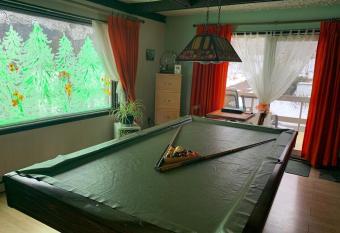 Madelyn   s Val David spacious calm Home allows 18 year olds to book a room