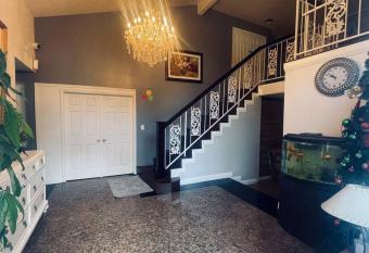 5# King bed/1G Internet access/Free parking space has Balcony rooms